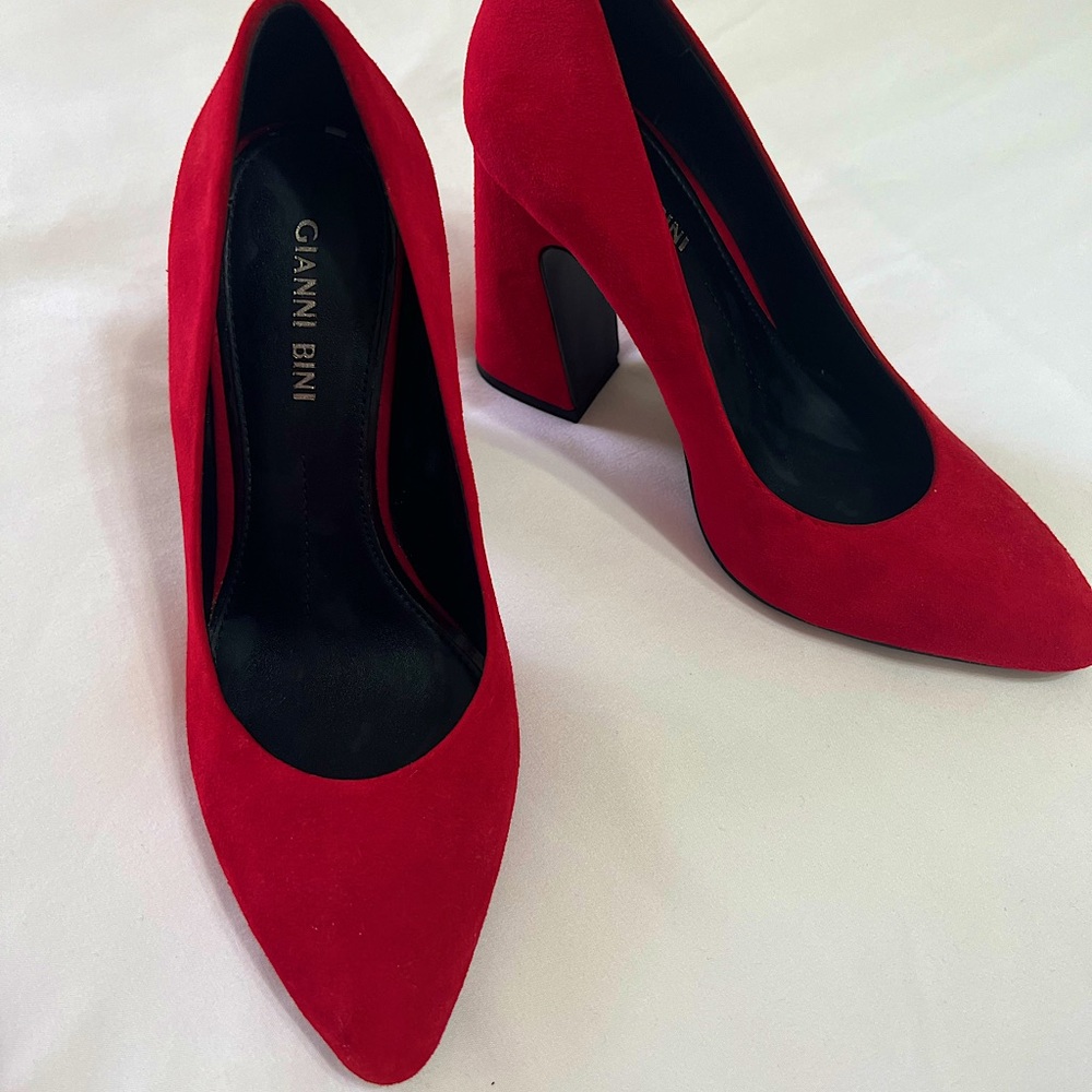 Red suede Gianni Bini heels